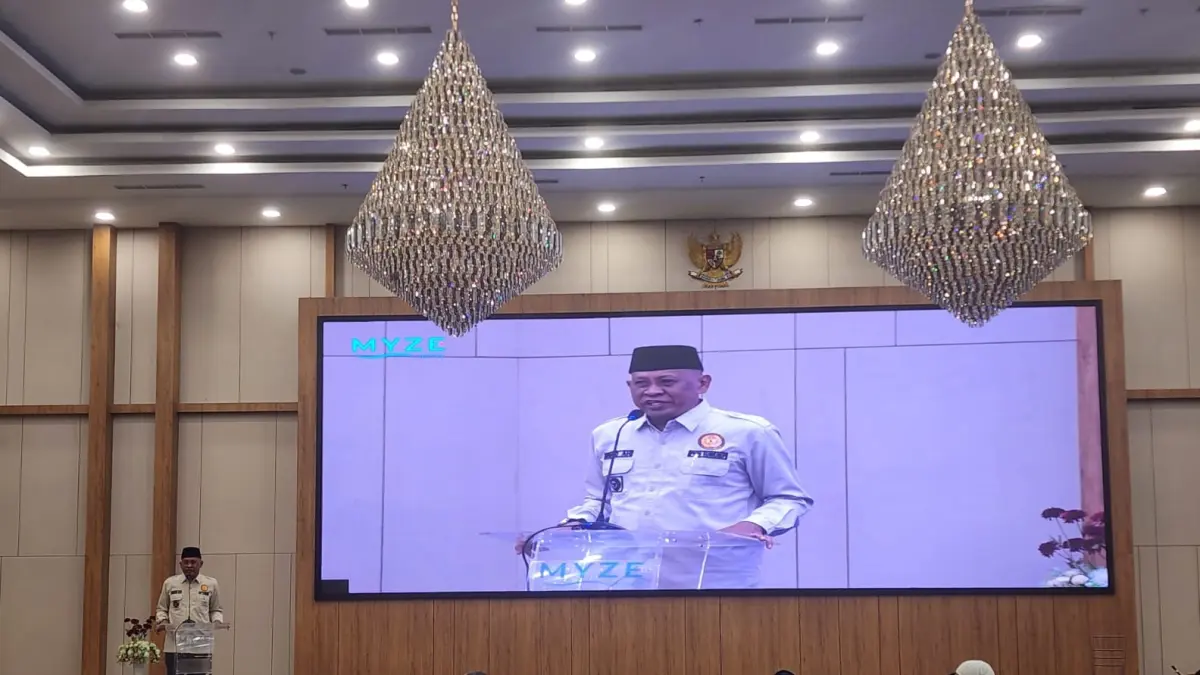SUKSES: Ketua PKDI Sumenep Ubaid Abdul Hayat saat menyampaikan sambutan di acara halalbihalal akbar PKDI di Ballroom Hotel Myze, Selasa (7/4).