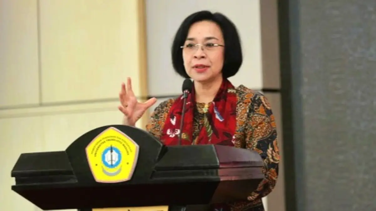 TRANSFORMASI PENGETAHUAN: Kajati Bali Chatarina Muliana Girsang memberikan kuliah tamu di hadapan civitas academica UTM Rabu (8/4). (UTM UNTUK JPRM)