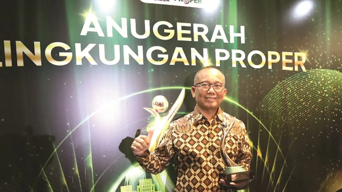 BUKTI NYATA: VP Operations Darmawan Widhihatmoko mewakili Presiden KEI Didi Basuki menerima Anugerah Proper Hijau 2026 dari Kementerian Lingkungan Hidup (KLH) di Sasono Langen Budoyo, Jakarta, Selasa, 7 April 2026. (KEI UNTUK JPRM)