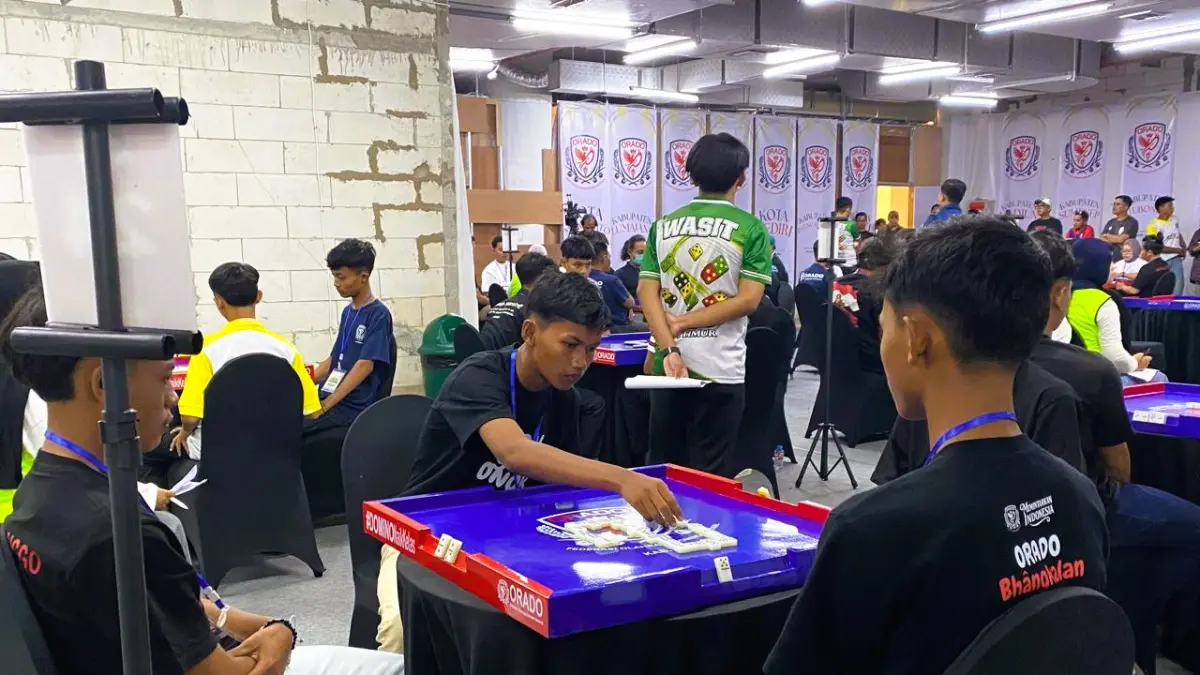 KEJUARAAN: Atlet Orado Bangkalan bertanding di babak penyisihan kejurprov yang digelar Surabaya, Sabtu (4/4).