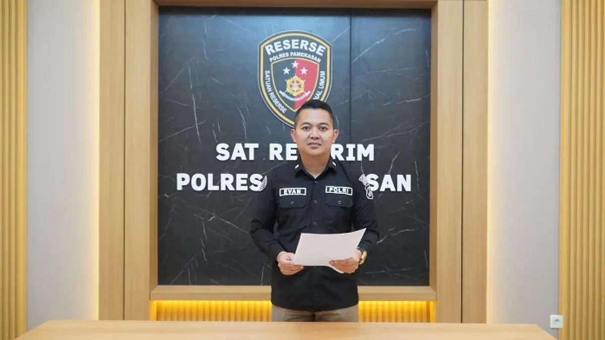 TEGAS: Kasihumas Polres Pamekasan Ipda Yoni Evan Pratama memberikan keterangan Minggu (12/4).