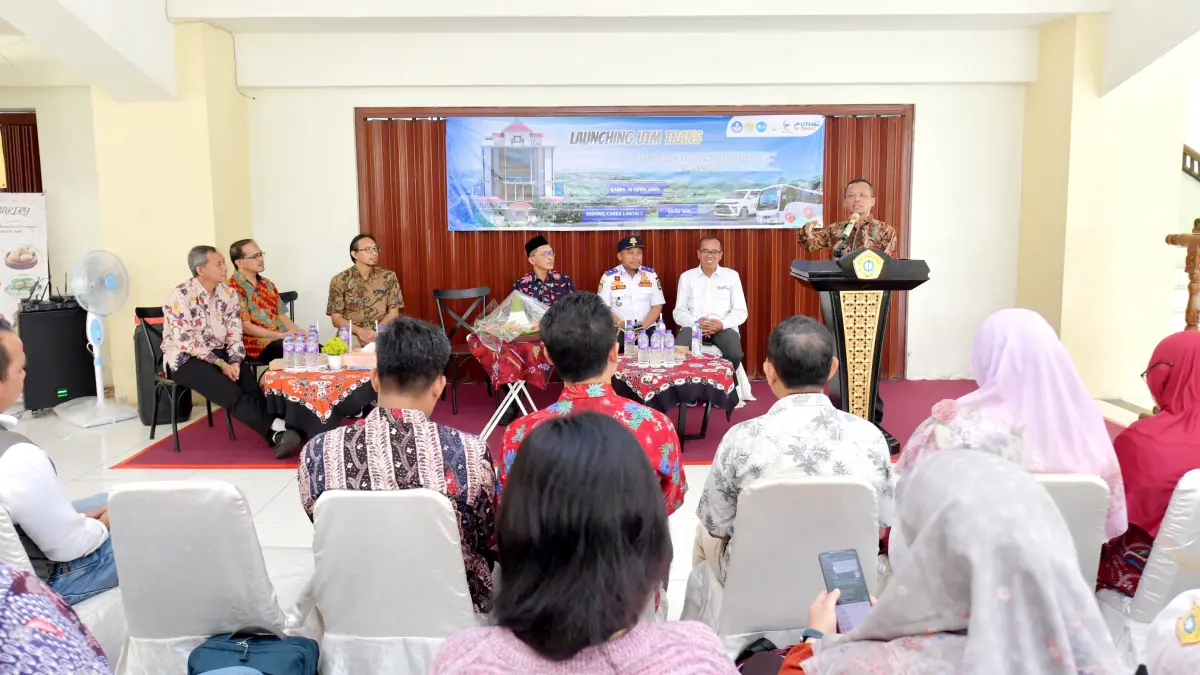 BERWIBAWA: Rektor UTM Prof. Safi