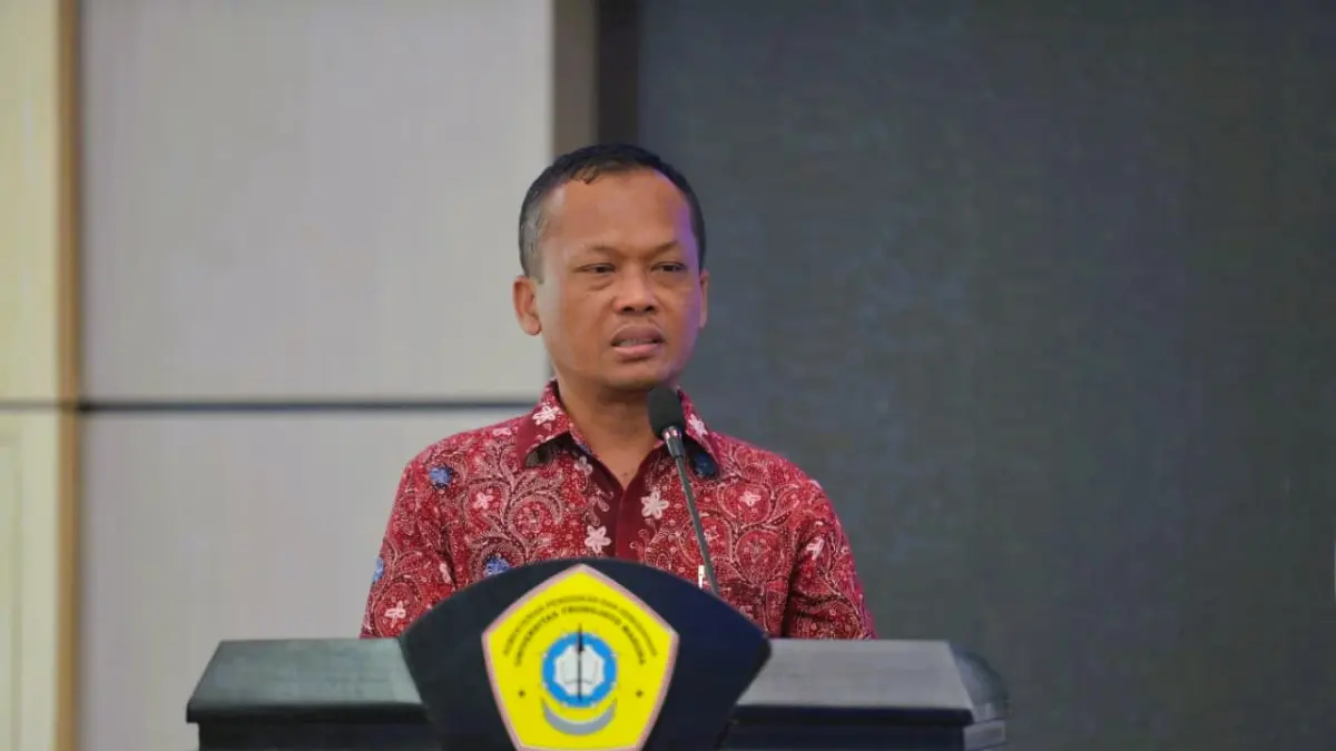 BERSAHAJA: Rektor UTM Prof. Safi memberikan sambuatan dalam kegiatan kuliah umum, Rabu (8/4).