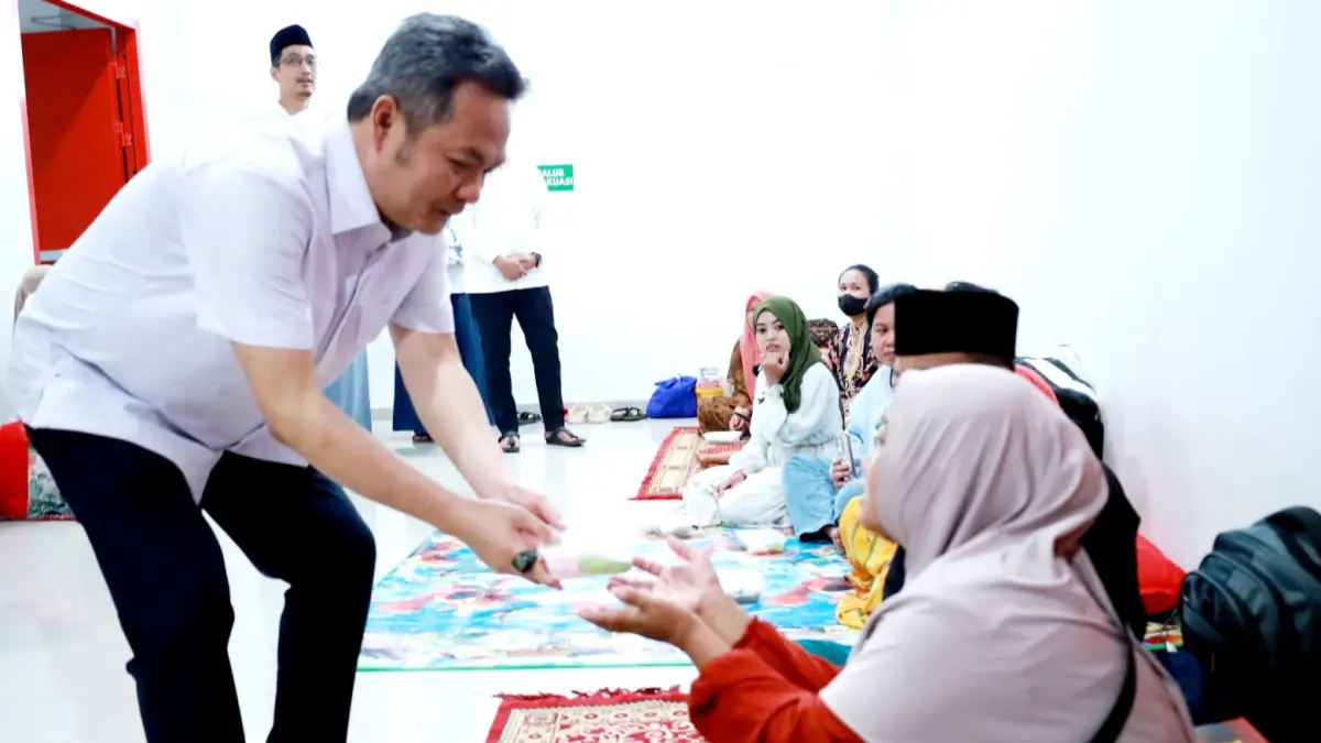 BIKIN ORANG TERSENYUM: Wakil Bupati Bangkalan Moch. Fauzan Ja