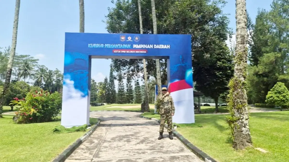 GEMBLENG KARAKTER: Ketua DPRD Sumenep Zainal Arifin saat mengikuti kegiatan retret di Magelang Sabtu (18/4). (ZAINAL ARIFIN UNTUK JPRM)