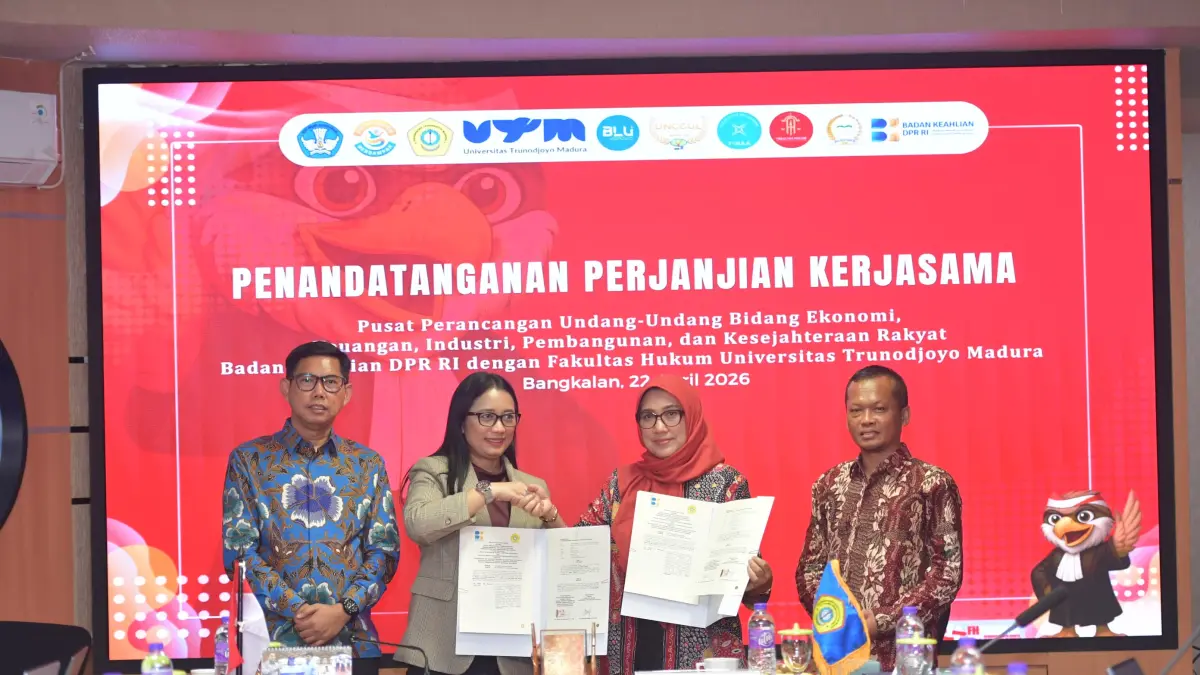 JALIN KERJASAMA: Dosen Fakultas Hukum UTM Dr. Erma Rusdiana teken MoU dengan Badan Keahlian DPR RI.