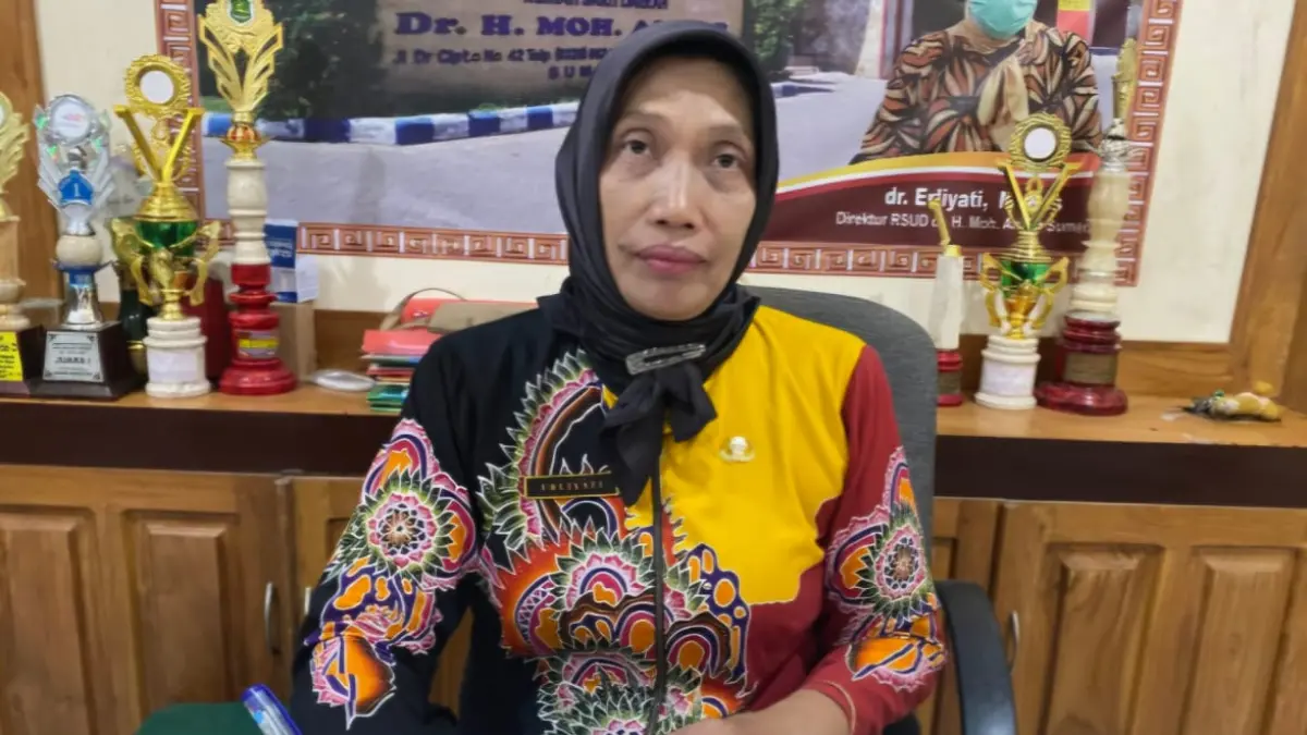 BERKOMITMEN: Direktur RSUD dr. H. Moh. Anwar Sumenep, Erliyati.