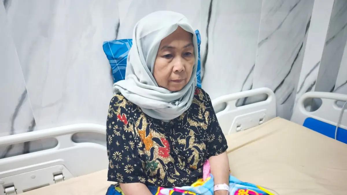 SAKIT: Peserta JKN, Suhaena warga Desa Pinggir Papas, Kabupaten Sumenep menerima manfaat layanan JKS.