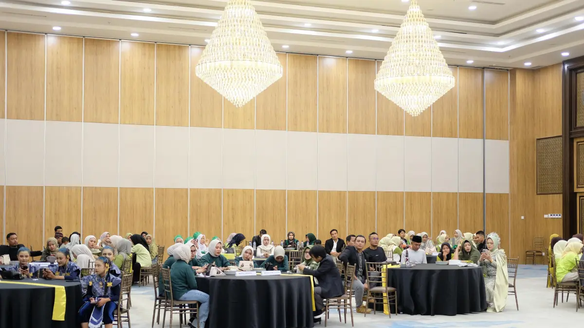 Owner dan jajaran manajemen dan karyawan menghadiri malam Spectacular Menul Award 2026 dan Intimate Dinner di Ballroom Hotel Myze pada Sabtu (2/5) malam.