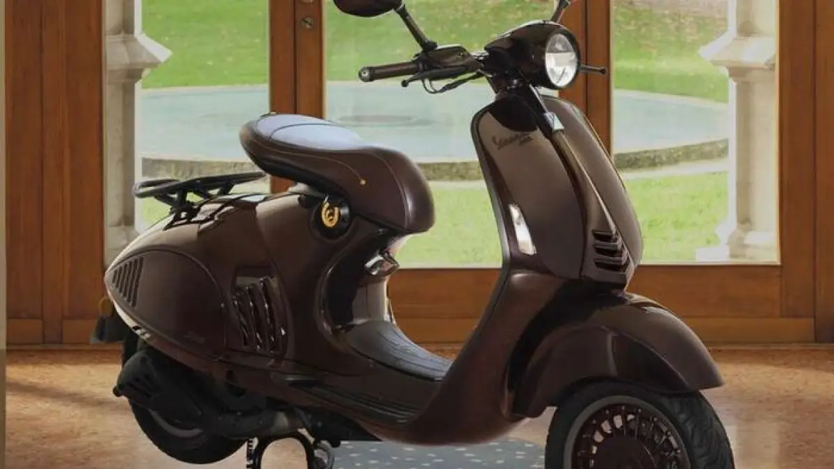 Vespa 946 Horse 2026