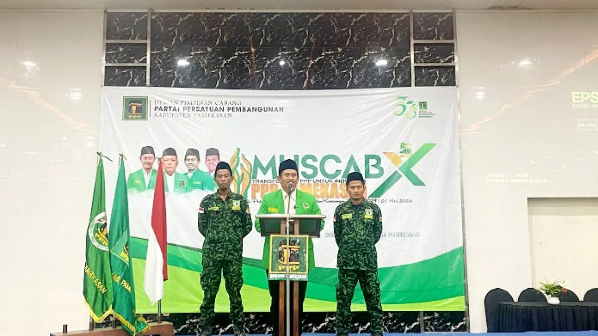 BERKARAKTER: Plt Ketua DPC PPP Pamekasan Wazirul Jihad menyampaikan sambutan dalam kegiatan Muscab X Selasa (5/5). (MOH. IQBAL AFGANI/JPRM)