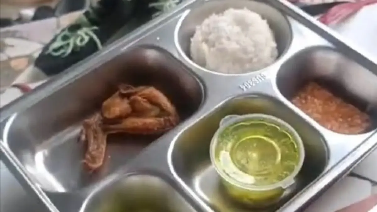  BASI: Menu makan bergizi gratis yang disalurkan oleh SPPG Sumenep Pragaan Prenduan Yayasan Al Azhar pada Selasa (5/5). 