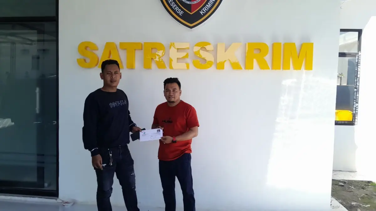 TERLAPOR: Korwil BGN Pamekasan Hariyanto Rahmansyah Tri Arif saat doorstop dengan awak media dalam satu kesempatan di Cahaya Berlian Hotel.