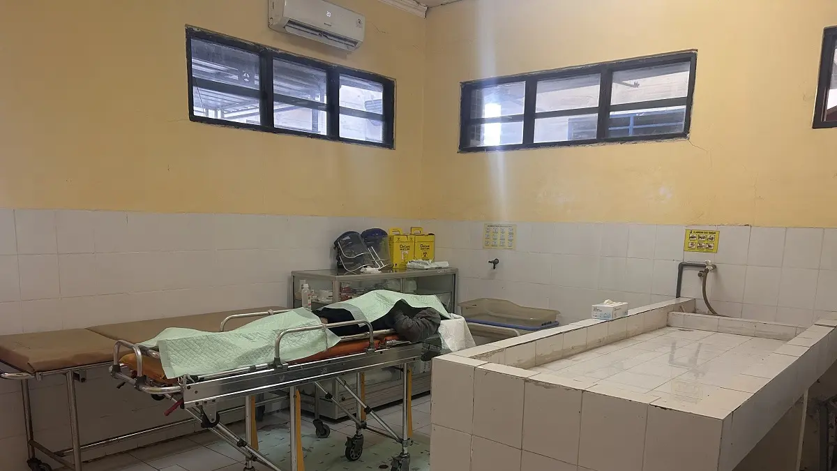 TEWAS: Mayat Mr X belum teridentifikasi di ruang jenazah RSMZ Sampangm Jumat (15/5).