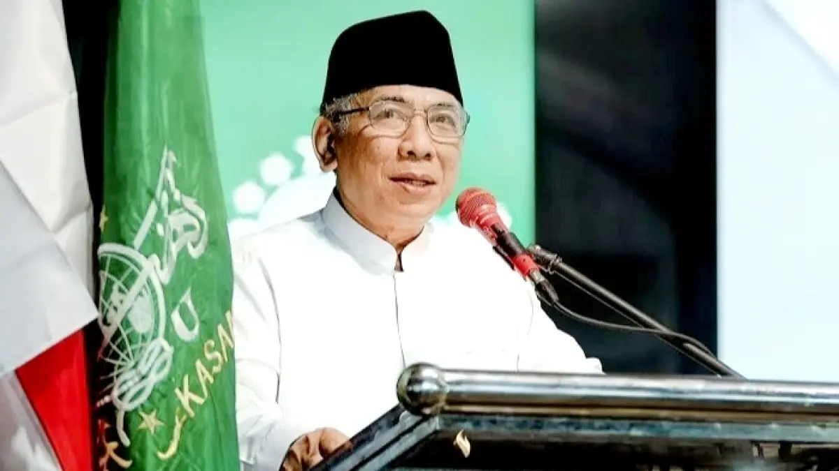 TEGAS: Ketua Umum (Ketum) PBNU KH Yahya Cholil Staquf menyampaikan sambutan dalam pelantikan pengurus PCNU Pamekasan di Pondok Pesantren Matsaratul Huda Panempan, Pamekasan, Sabtu (16/5) malam. (MOH. IQBAL AFGANI/JPRM)