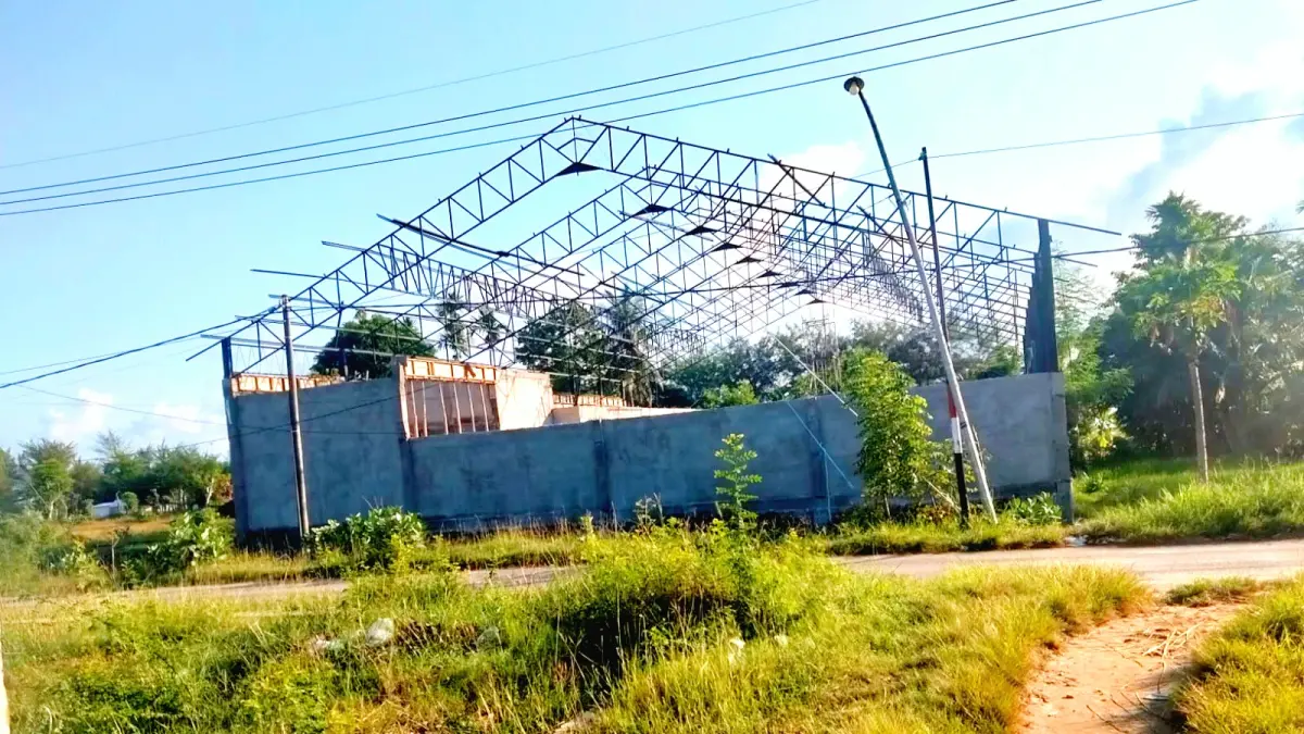 DISOAL: Proyek pembangunan KDMP di Desa Badur, Kecamatan Batuputih, Sumenep, Rabu (20/5). (IST)