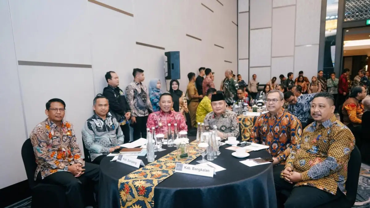 BERSINERGI: Bupati Sampang Slamet Junaidi saat menghadiri kegiatan audiensi bersama Kemenkes, di Jakarta, Selasa (19/5).