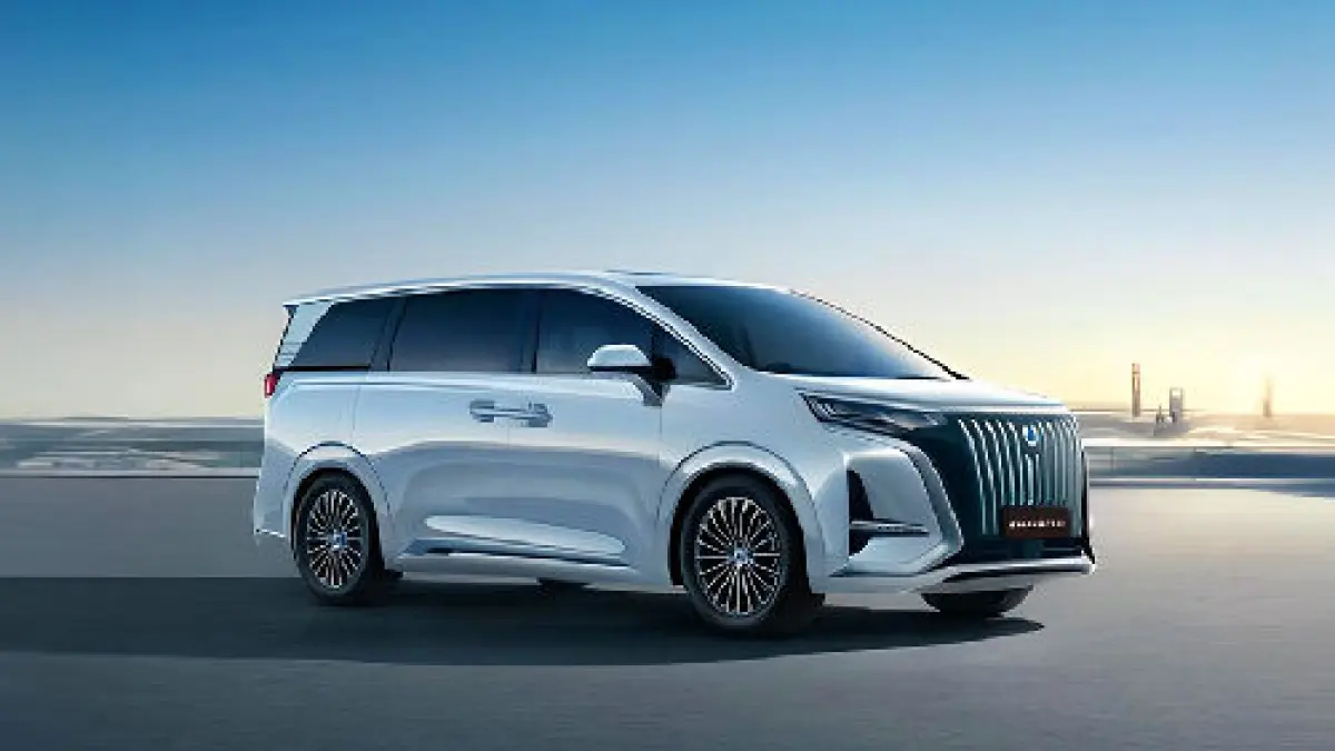 BYD Denza N9.