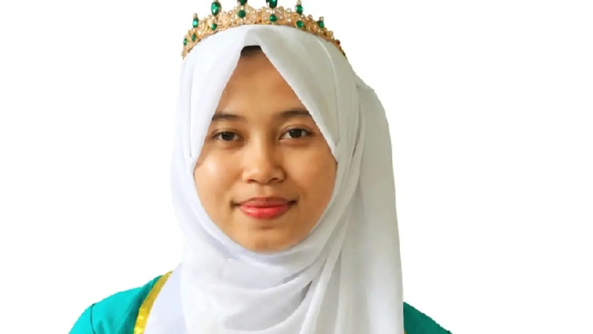 BERPRESTASI: Ihda Nazilla Taufadi berfoto usai menuntaskan hafalan Al-Qur’an. (HASIBUDDIN UNTUK JPRM)