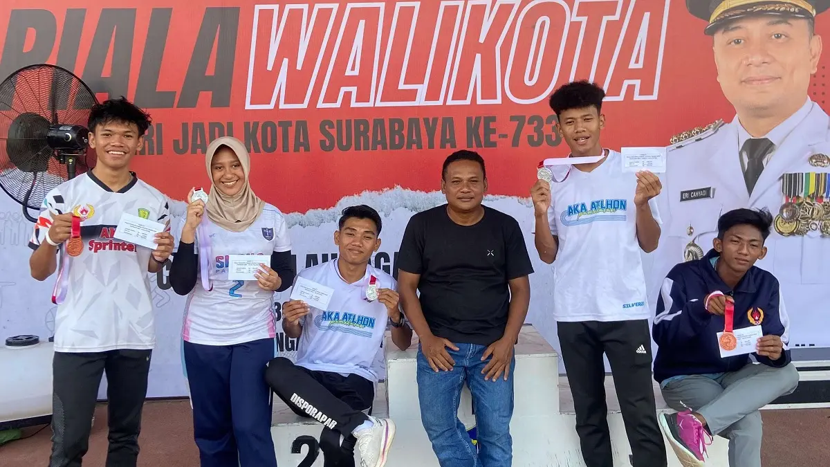 KOMPAK: Atlet PASI Pamekasan berfoto bersama usai meraih medali pada kejuaraan di Surabaya, Minggu (31/5).