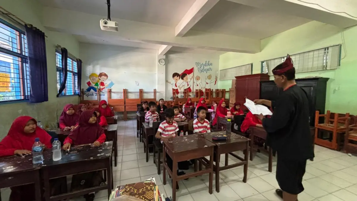 FOKUS: Sejumlah murid di SDN Gladak Anyar 2 sedang mengikuti ujian, Kamis (4/6).