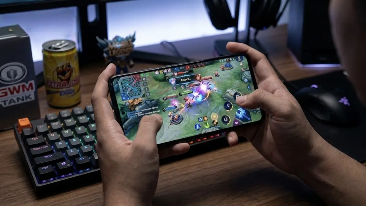 Hp yang sedang digunakan untuk main game