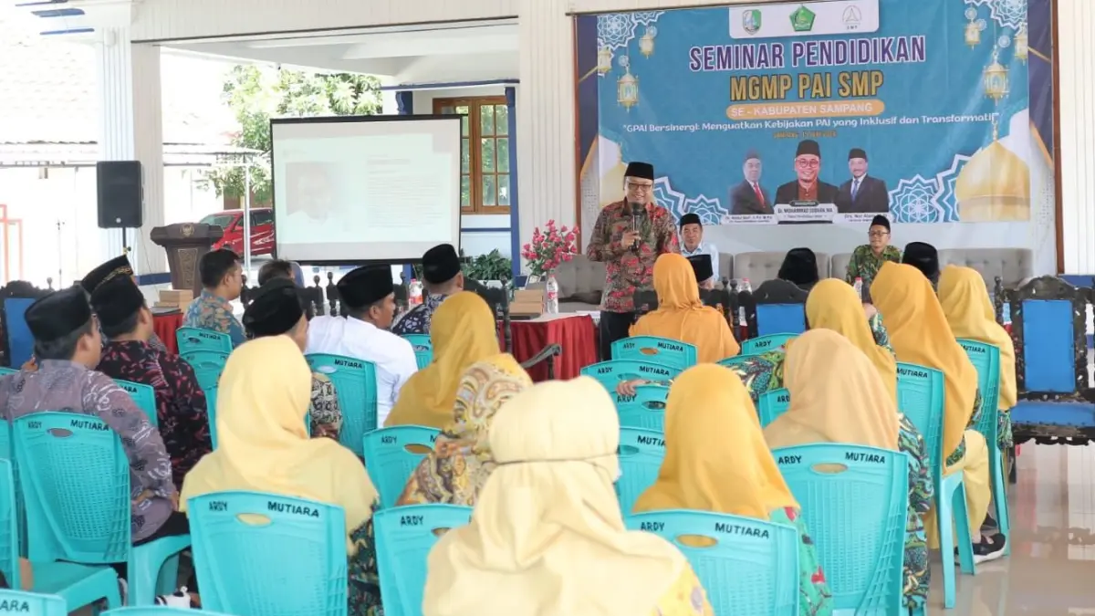 SUKSES: Peserta mengikuti kegiatan seminar pendidikan MGMP PAIBP di Pendopo Wabup Sampang, Senin (15/6). (MGMP UNTUK JPRM)