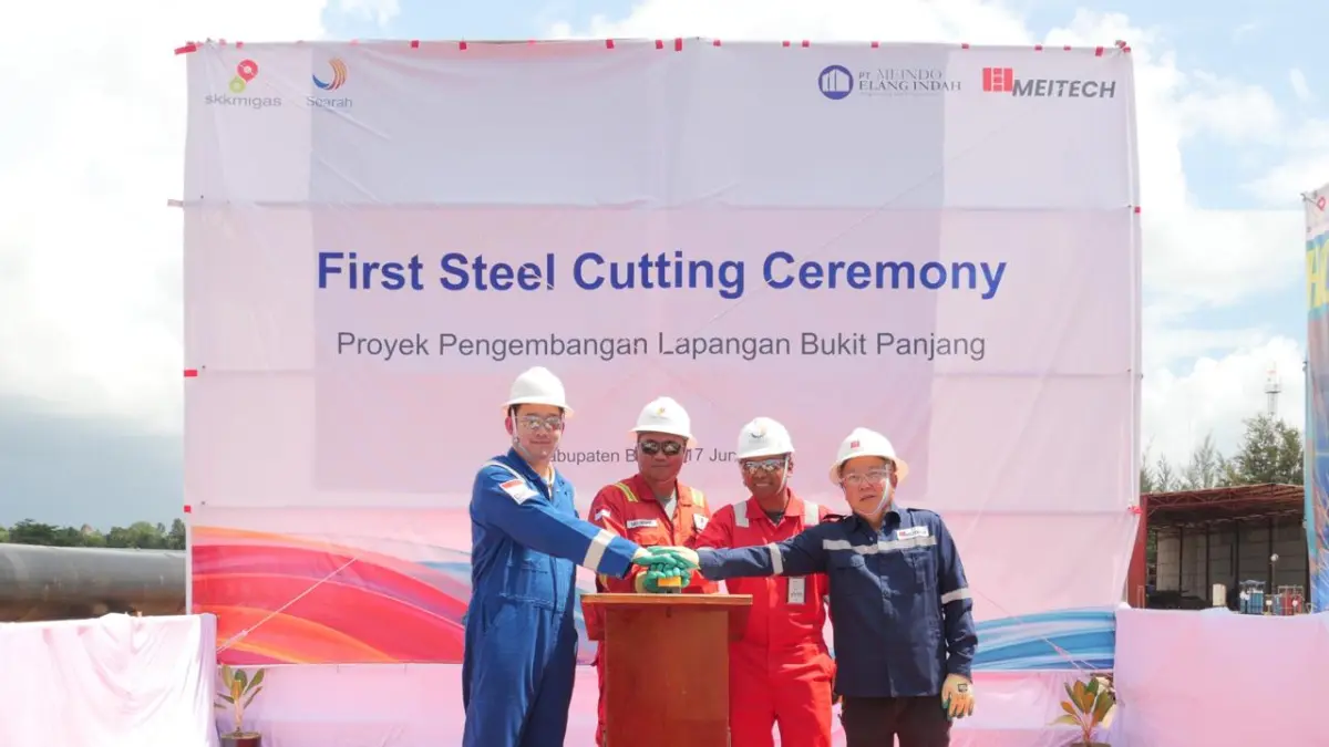 DIMULAI: Seremoni First Steel Cutting berlangsung di Meitech Eka Bintan, Kabupaten Bintan, Kepulauan Riau, 