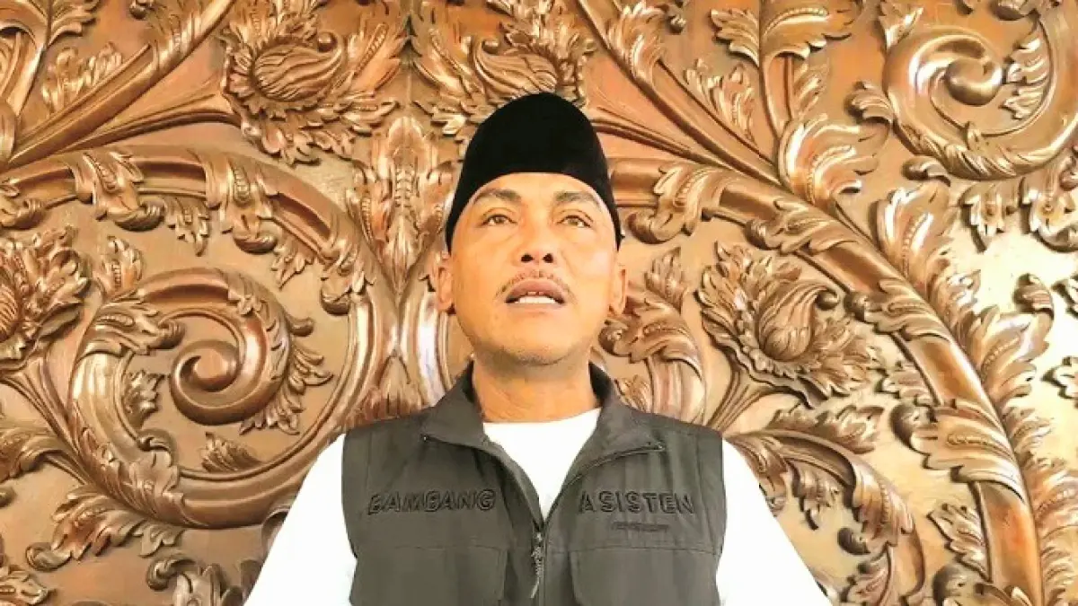 BERI KETERANGAN: Ketua Satgas MBG Bangkalan Bambang Budi Mustika saat memberikan penjelasan di kantornya, Jumat (12/6). (SATGAS MBG UNTUK JPRM)