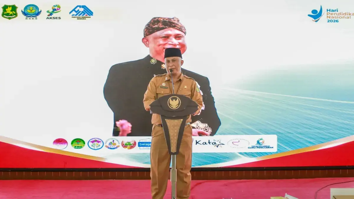 VISIONER: Kadisdik Sumenep Moh. Iksan menyampaikan sambutan dalam sebuah acara di Pendopo Keraton Sumenep, Selasa (19/5).