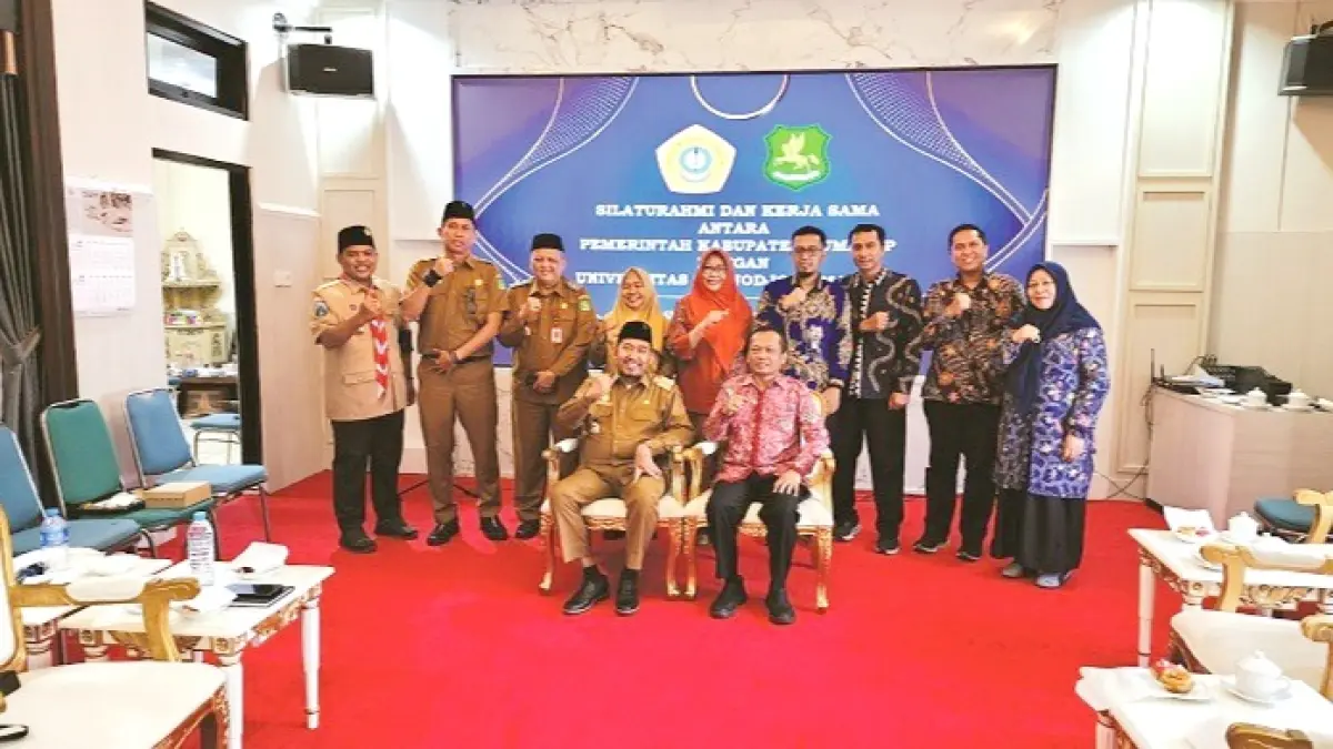 BERSINERGI: Rektor UTM Prof. Dr. Safi’ beserta jajarannya saat beranjangsana dengan Bupati Sumenep Achmad Fauzi Wongsojudo, Senin (22/6). (UTM UNTUK JPRM)
