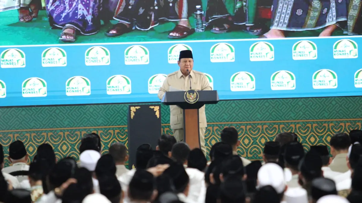 TEGAS: Presiden RI Prabowo RI menyampaikan sambutan dalam acara penutupan Munas dan Konbes NU di Institut Agama Islam Syaichona Moh. Cholil, Selasa (23/6).