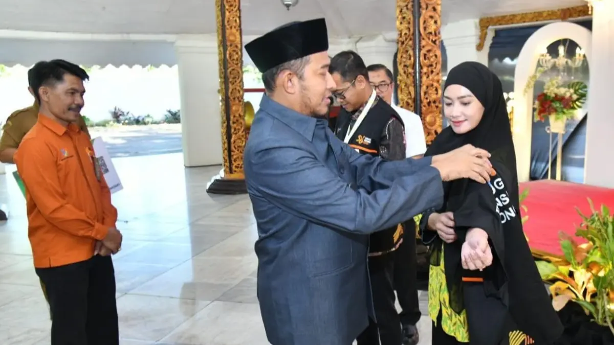 MERAKYAT: Bupati Achmad Fauzi Wongsojudo saat menghadiri Sinergi Membangun Ekonomi Sumenep Melalui Sensus Ekonomi 2026 di Pendopo Keraton Sumenep, Senin (29/6).