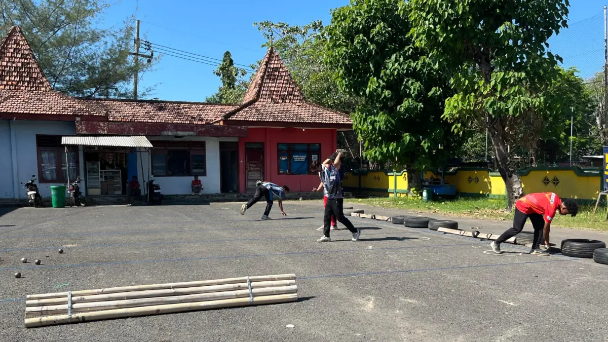 FOKUS: Atlet FOPI Sumenep melakukan latihan di Stadion A. Yani, Desa Pabian, Kecamatan Kota, Rabu (1/7).