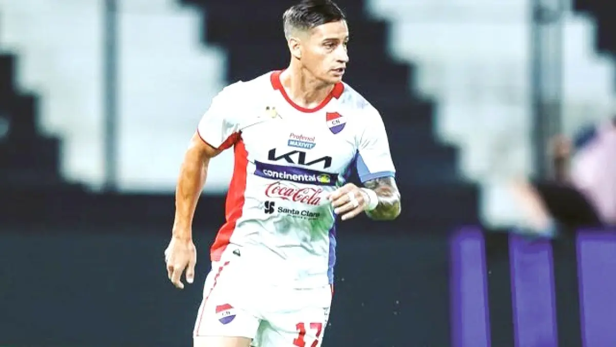 KREATOR SERANGAN: Juan Danilo Santacruz Gonzalez saat memperkuat Nacional Asuncion di kompetisi Divisi Utama Paraguay. (INSTAGRAM DANILODS10)