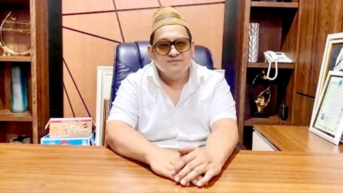 SULTAN MADURA: Pengusaha tembakau asal Madura Haji Her peduli nasib petani tembakau. (IST)