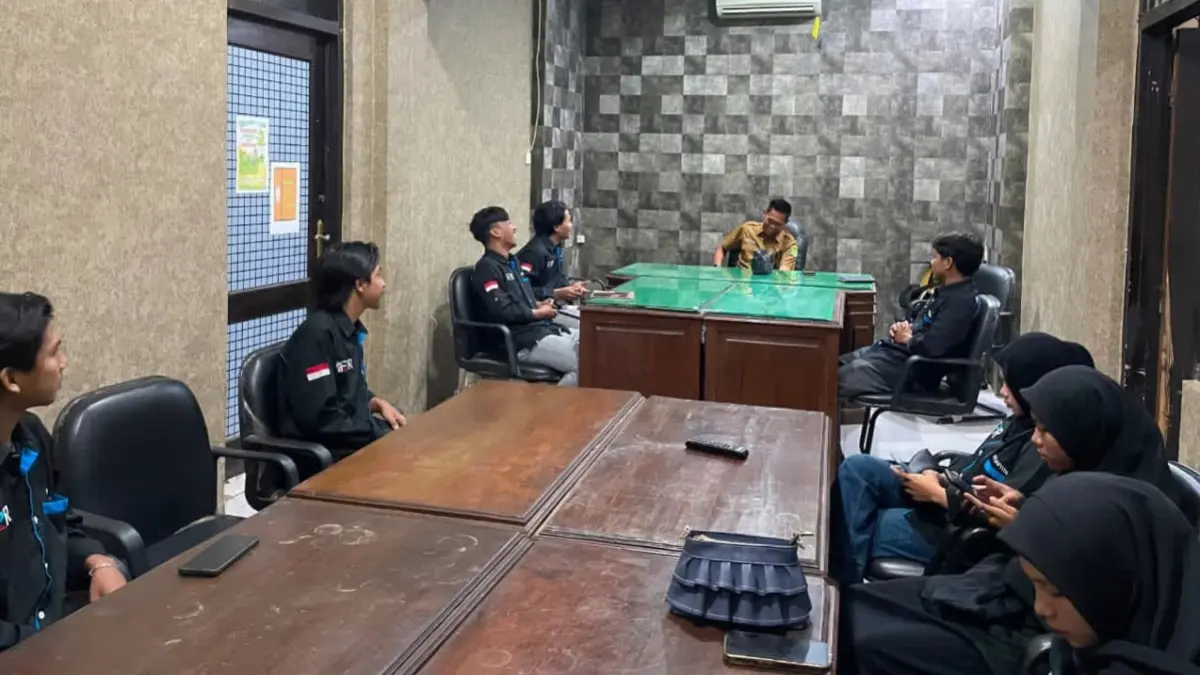ALOT: Perwakilan FPR saat melakuan audiensi ke Kabag Perekonomian dan SDA Setkab Sumenep, di Pemkab Sumenep, Senin(6/7).