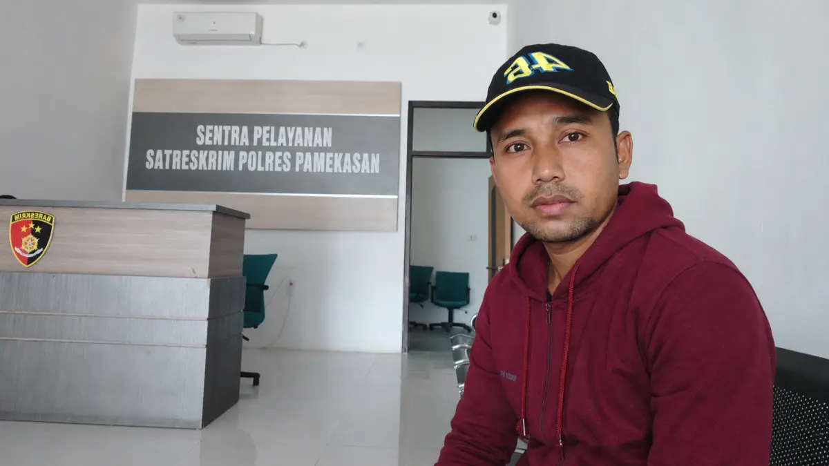SANTAI: Abd. Warits menunggu di ruang Satreskrim Polres Pamekasan. (ABD. WARITS UNTUK JPRM)