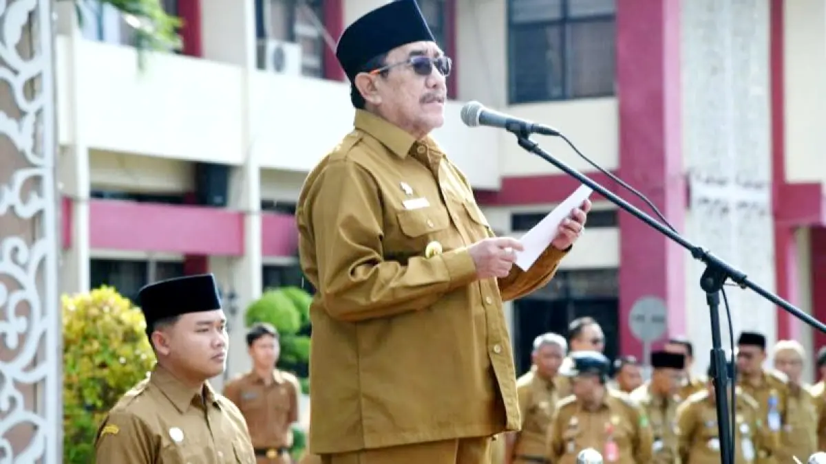 MENGABDI: Wabup Sumenep KH Imam Hasyim saat menyampaikan sambutan. (PROKOPIM UNTUK JPRM)