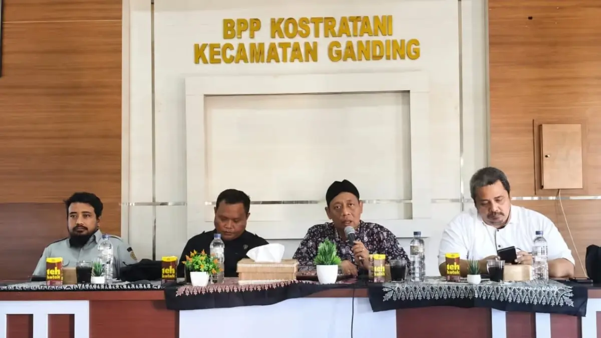 OPTIMIS: Kepala DKPP Sumenep Chainur Rasyid saat memberikan pengarahan dalam kegiatan sosialisasi di BPP Kecamatan Ganding, Sumenep, Kamis (16/7).
