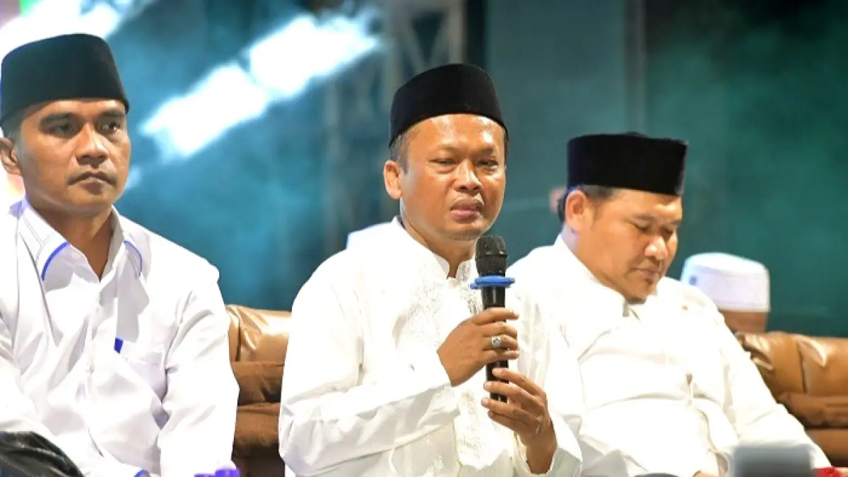 VISIONER: Rektor UTM Prof. Dr. Safi’ saat menyampaikan sambutan pada acara UTM Bersalawat. (UTM UNTUK JPRM)
