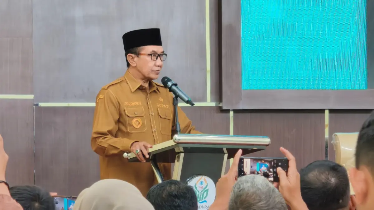 TEGAS: Bupati Pamekasan memberikan sambutan dalam satu kegiatan di UIN Madura, Senin (27/7).