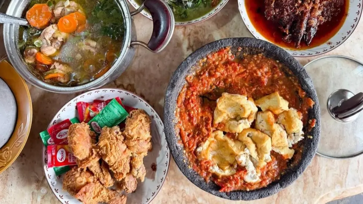 Tahu Gejuk atau Tahu Penyet khas Tegal