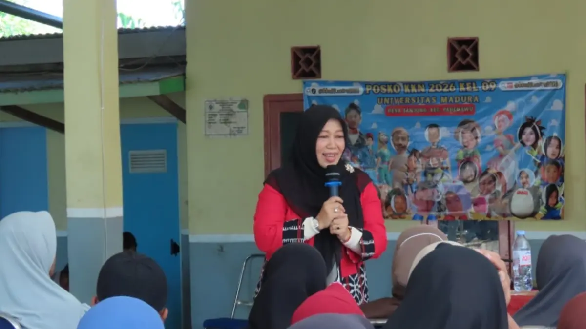 RAMAH: Ansari saat mengisi kegiatan di Desa Tanjung, Kecamatan Pademawu, Rabu (5/8)