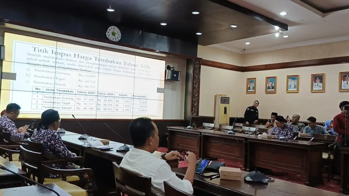 FOKUS: Pemkab Sumenep saat membahas penetapan TIHT di ruang rapat Arya Wiraraja Pemkab Sumenep, Kamis (30/7).