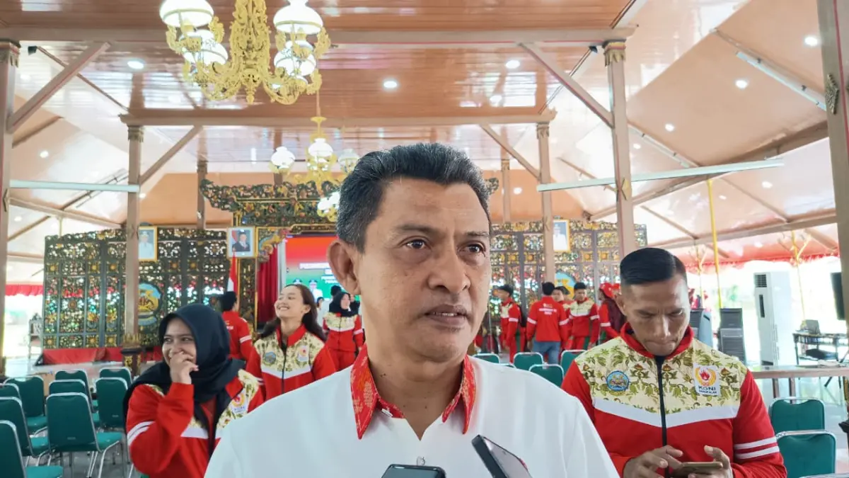 RAMAH: Ketua KONI Kabupaten Bangkalan Tajul Anwar saat ditemui di Pendopo Agung Bangkalan, Selasa (17/2).