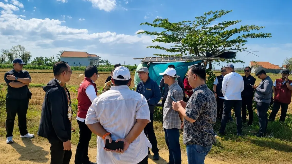 SURVEI: Lahan SRT baru saat disurvei oleh tim dari Kemensos RI di Desa Gunggung, Batuan, Sumenep.