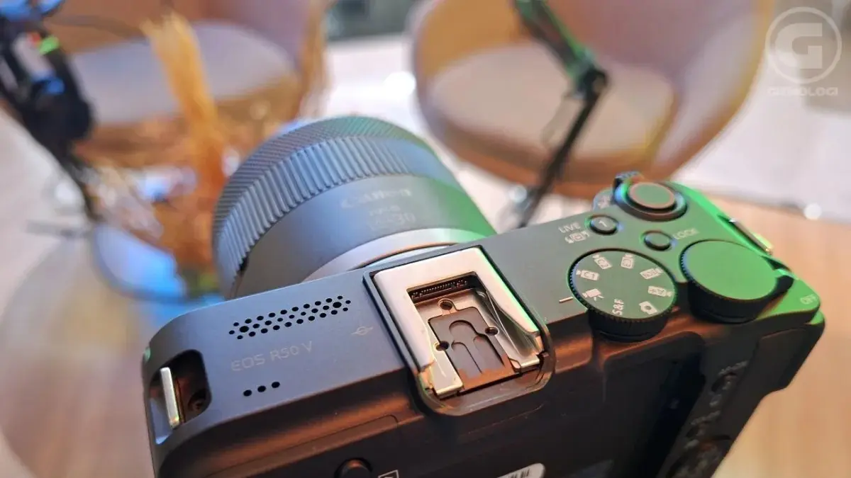 Canon EOS R50 V