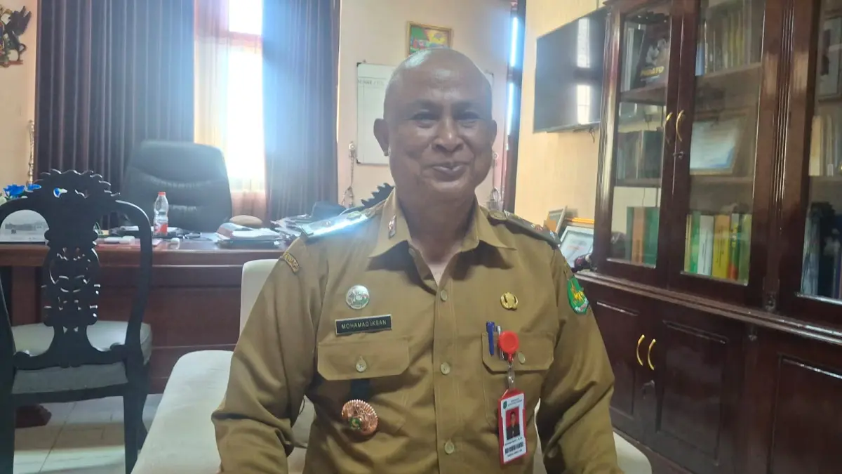 MENJELASKAN: Kepala Dispendik Sumenep Moh. Iksan saat ditemui di ruangannya, Selasa (18/8).