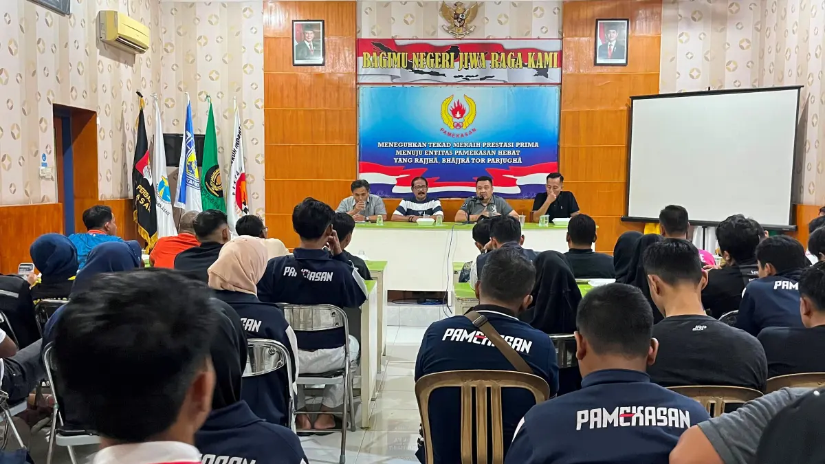 SERIUS: KONI Pamekasan melaksanakan rakor bersama pelatih dan atlet.